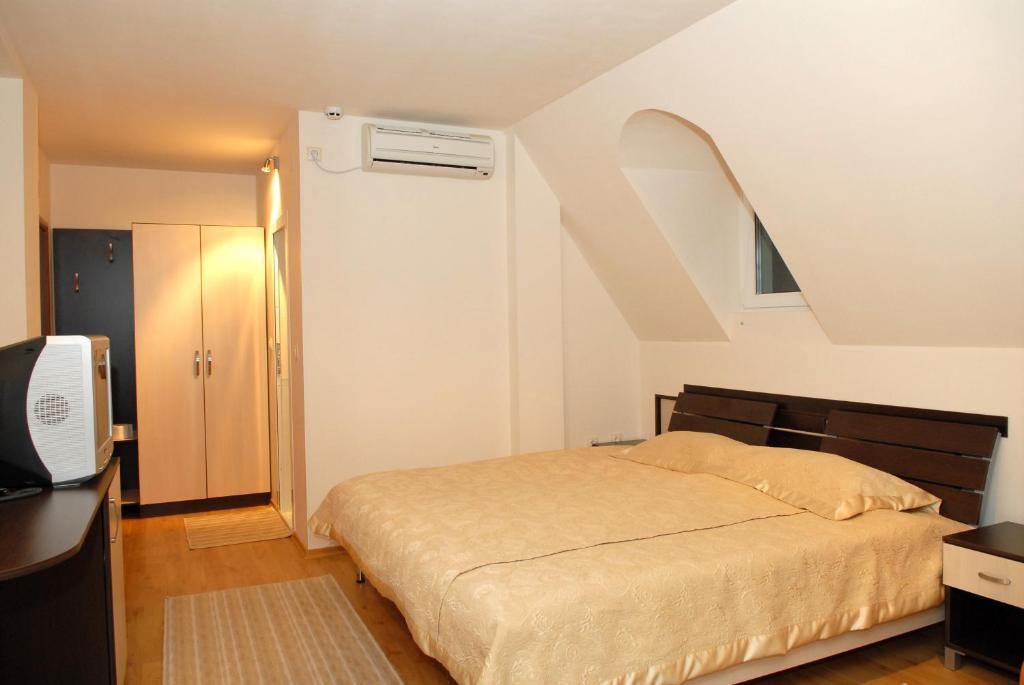 Hotel Avis Σαντάνσκι Εξωτερικό φωτογραφία