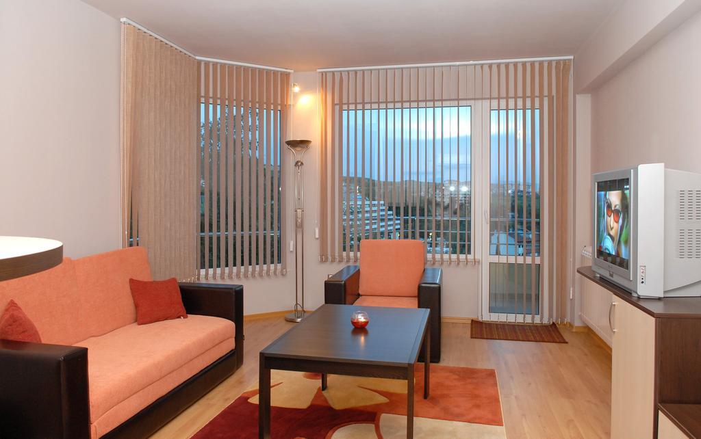 Hotel Avis Σαντάνσκι Εξωτερικό φωτογραφία